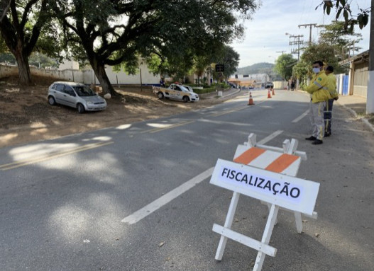 Barreiras abordaram quase 3 mil pessoas e seguem até domingo