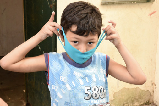 Moradores da Vila Ana recebem 800 máscaras