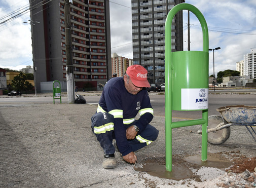 Prefeitura instala duas mil lixeiras nos bairros