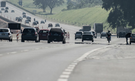 Movimento de retorno do feriado é intenso nas estradas paulistas