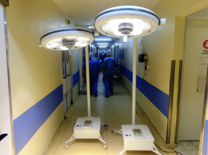 São Vicente adquire focos cirúrgicos portáteis para seu Centro Cirúrgico