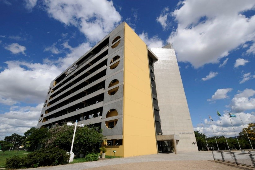 Bispo Macedo visita presídio no estado norte-americano do Texas