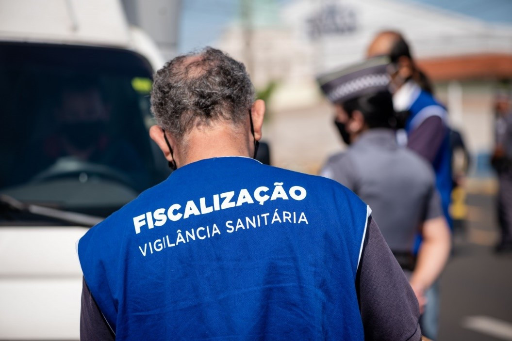 A competência para a fiscalização dos ambientes de trabalho é concorrente entre União, estados e municípios, estes, independentemente de Cerest. Decisão recente do Supremo Tribunal Federal confirmou a concorrência