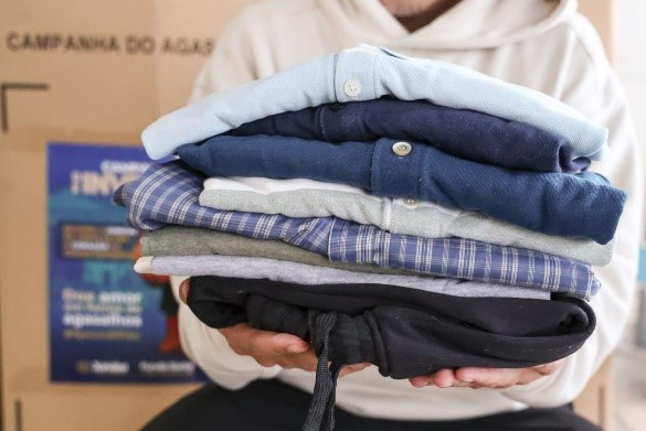 Frio intenso aumenta a urgência por doações de roupas em Jundiaí