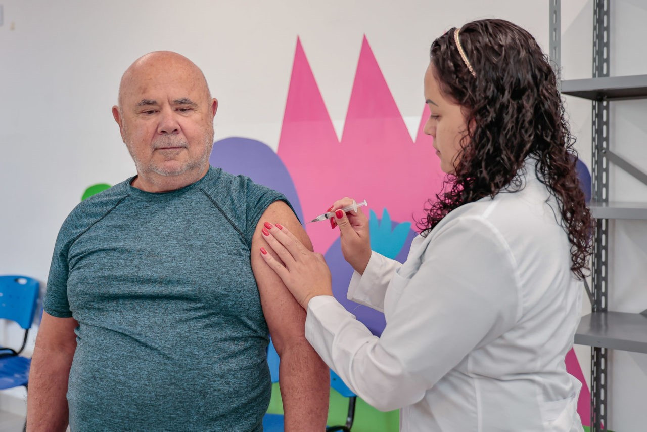 Saúde oferta vacinação contra gripe em dois pontos neste sábado