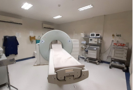 São Vicente reforma sala de tomografia