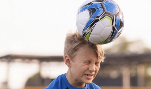 CBF quer fim do cabeceio de bola por criança